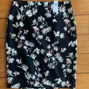 NWT ANN TAYLOR SKIRT